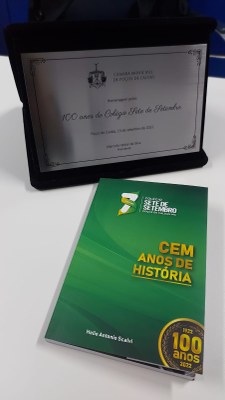 Livro do Centenário do Colégio Sete de Setembro.