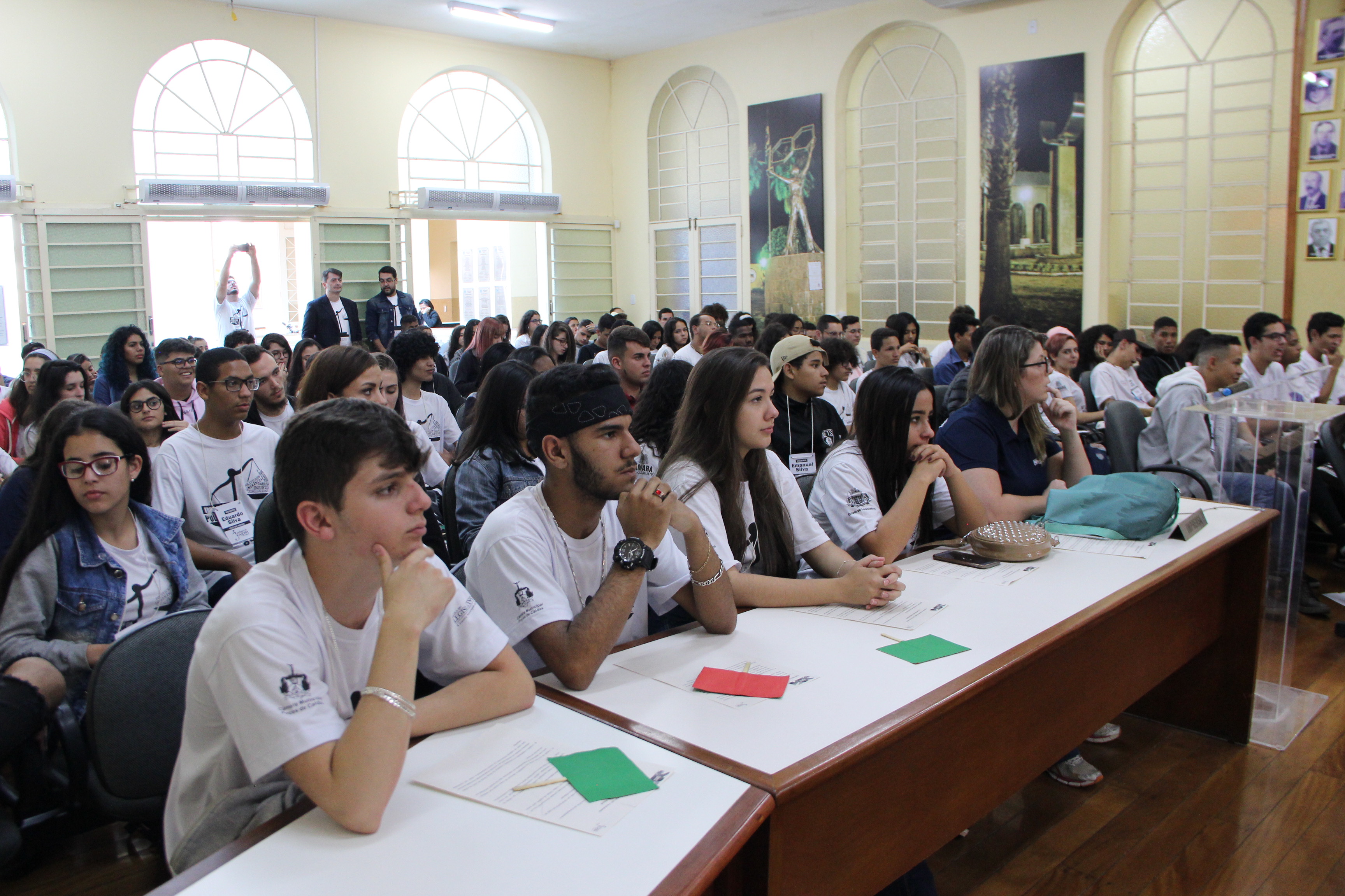 Alunos de Poços participam da etapa regional do Parlamento Jovem de Minas