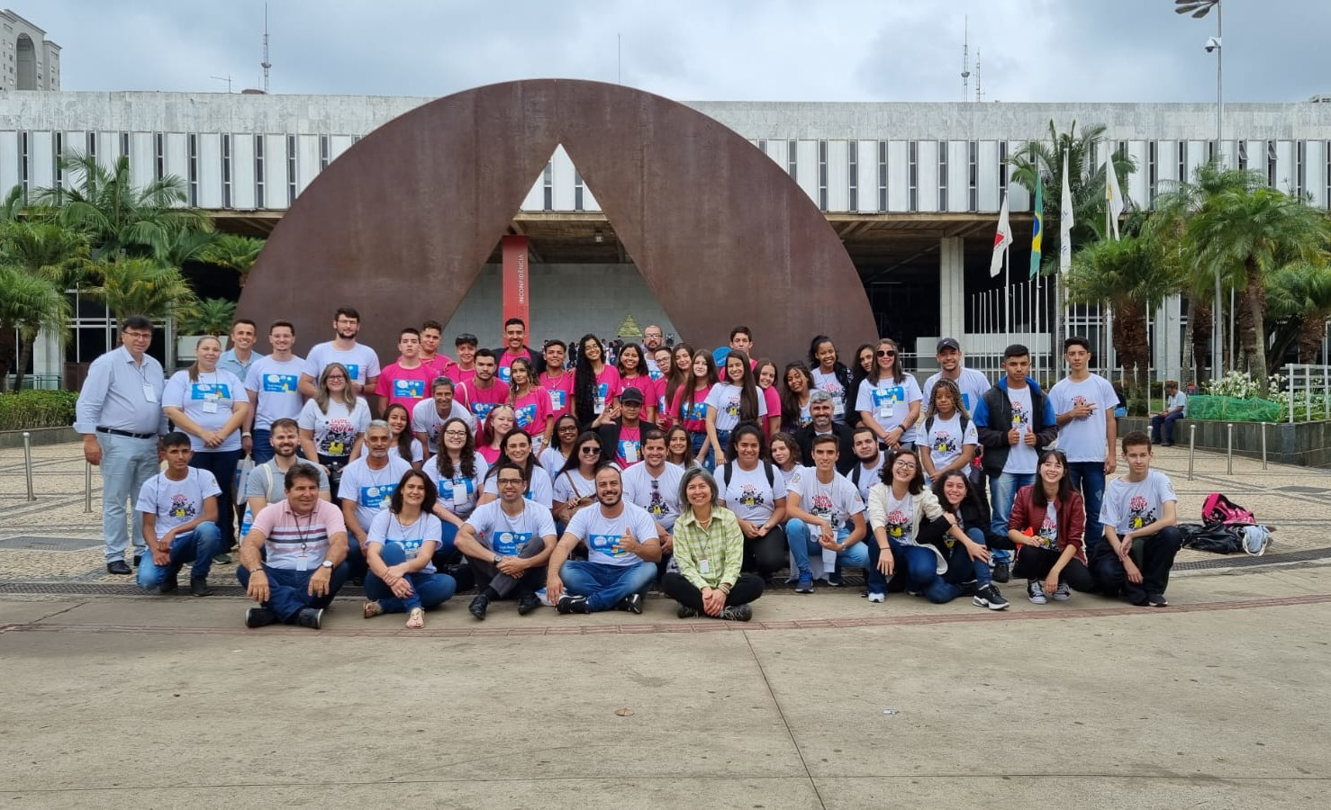 Câmara de Poços participa da Plenária Estadual do Parlamento Jovem