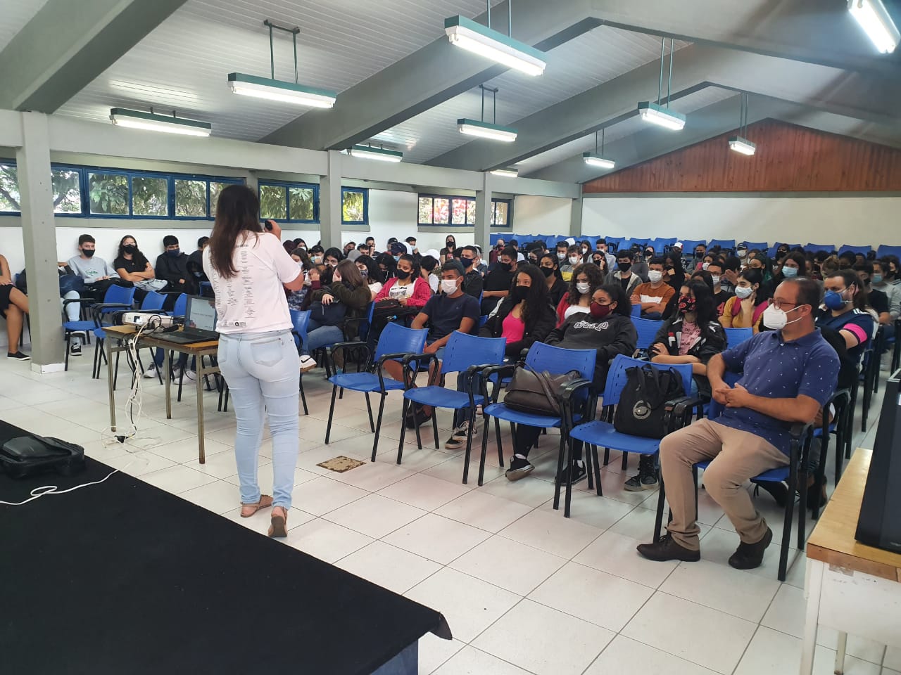 Escola do Legislativo visita unidades de ensino para falar do Parlamento Jovem de Minas