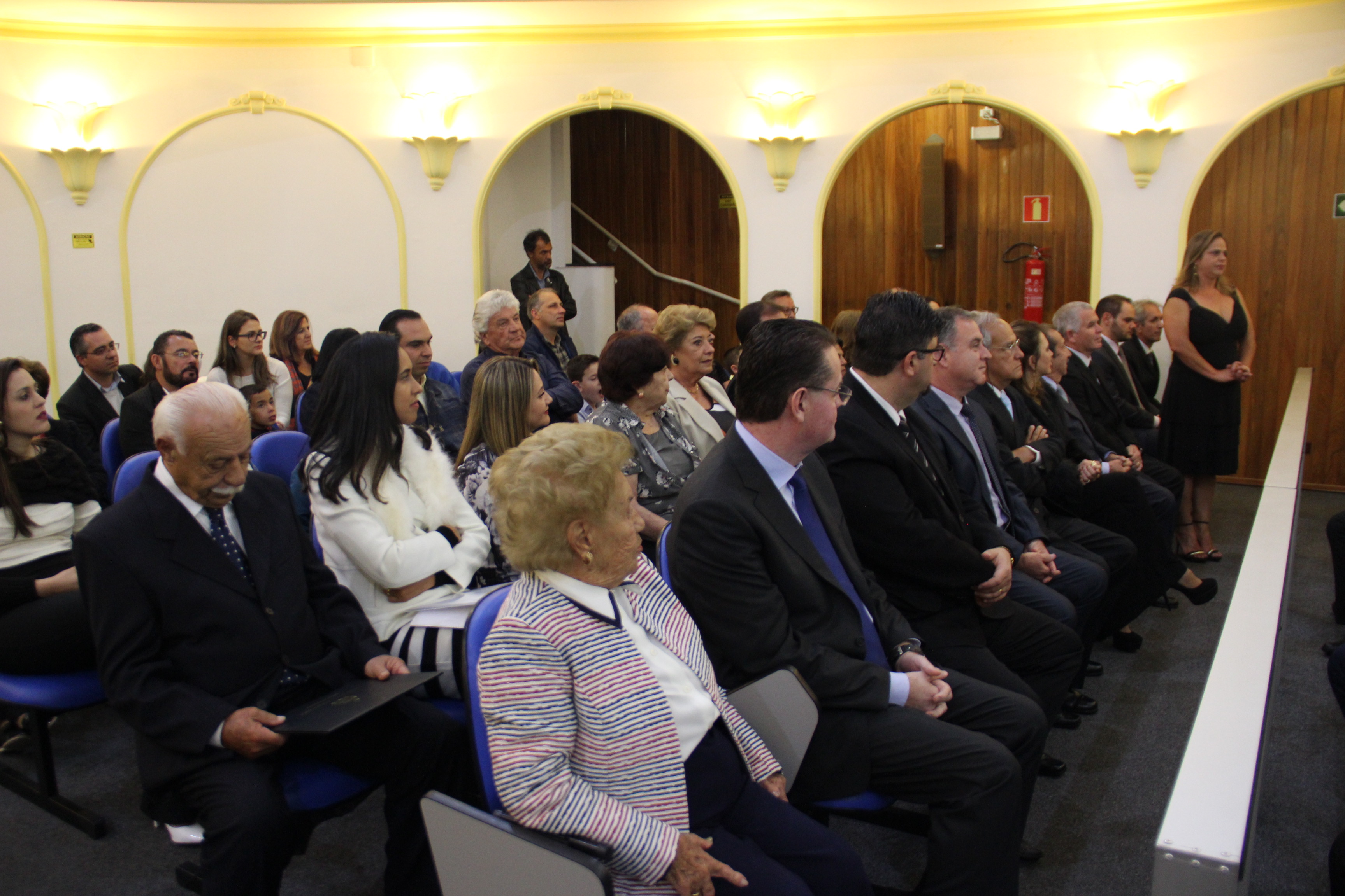 Homenageados recebem Títulos de Cidadania e Diploma de Mérito Profissional