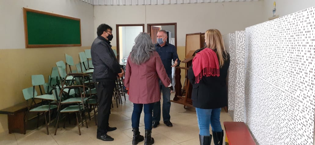 Kleber Silva visita Escola Municipal Dona Vicentina Massa