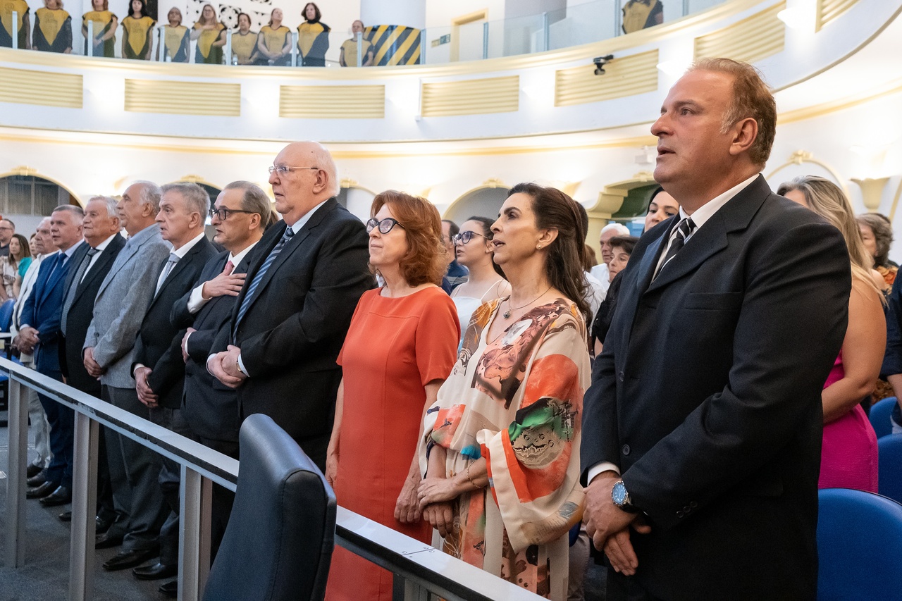 Médicos de Poços recebem Medalha do Mérito Legislativo São Lucas