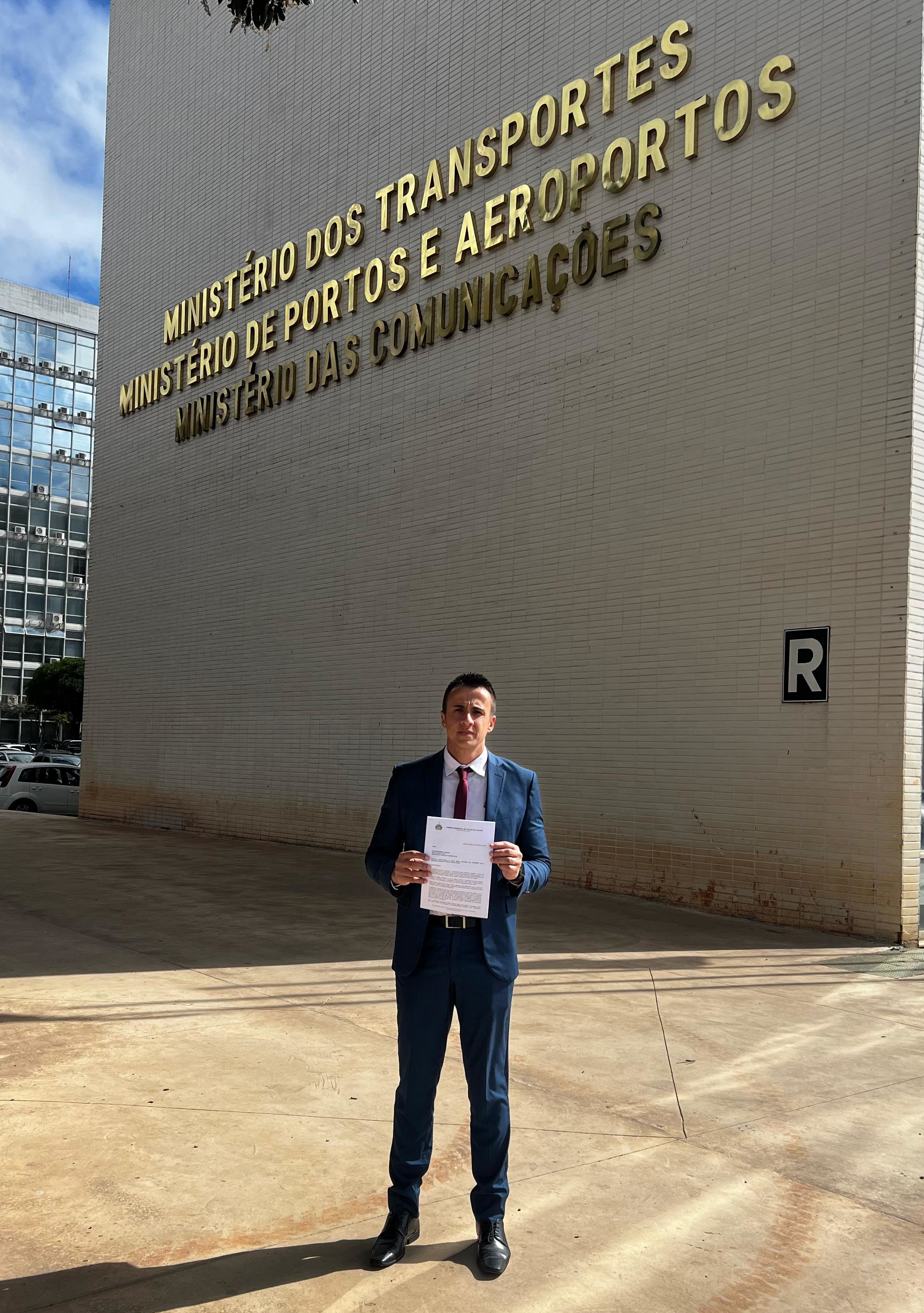 Presidente da Câmara leva demandas a Brasília para reforma de escolas e melhorias no aeroporto